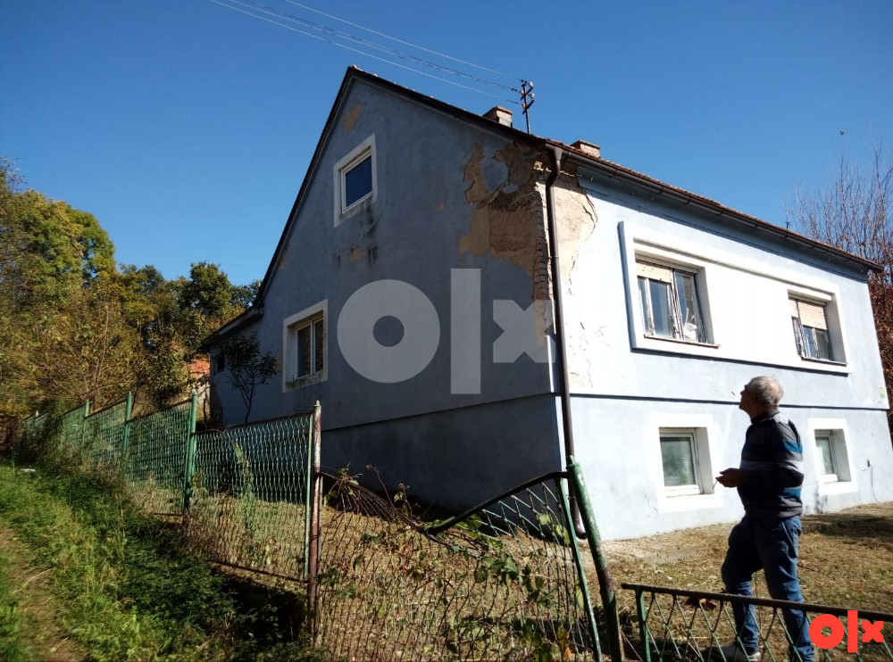 KUCA U BANOVICIMA U BLIZINI VATROGASNE SLUZBE