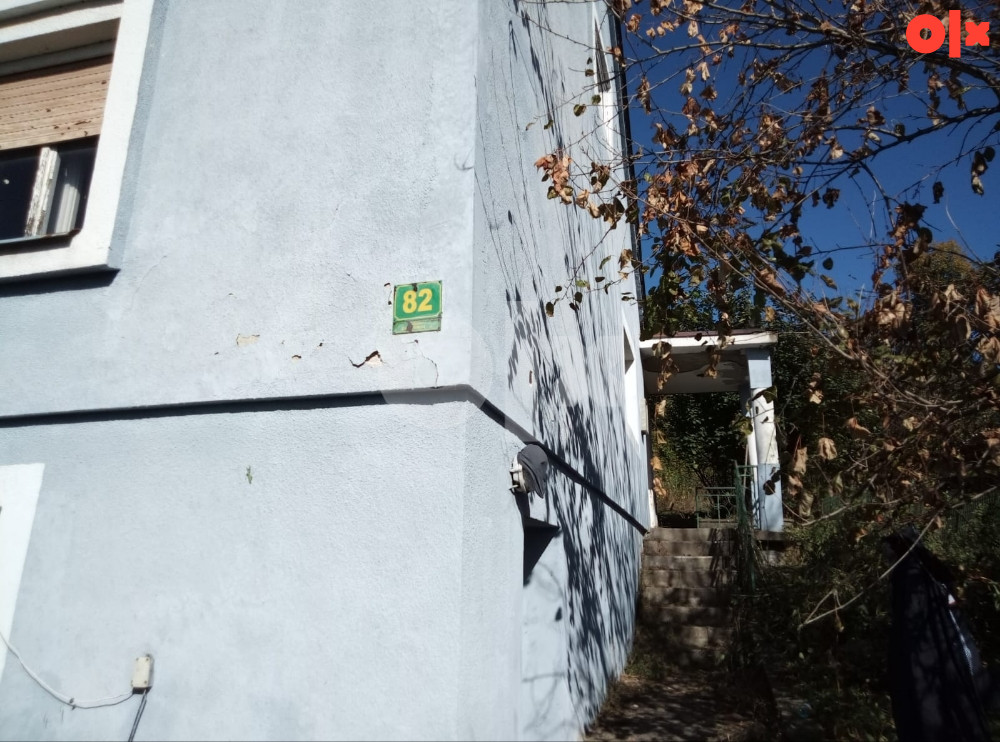KUCA U BANOVICIMA U BLIZINI VATROGASNE SLUZBE 2