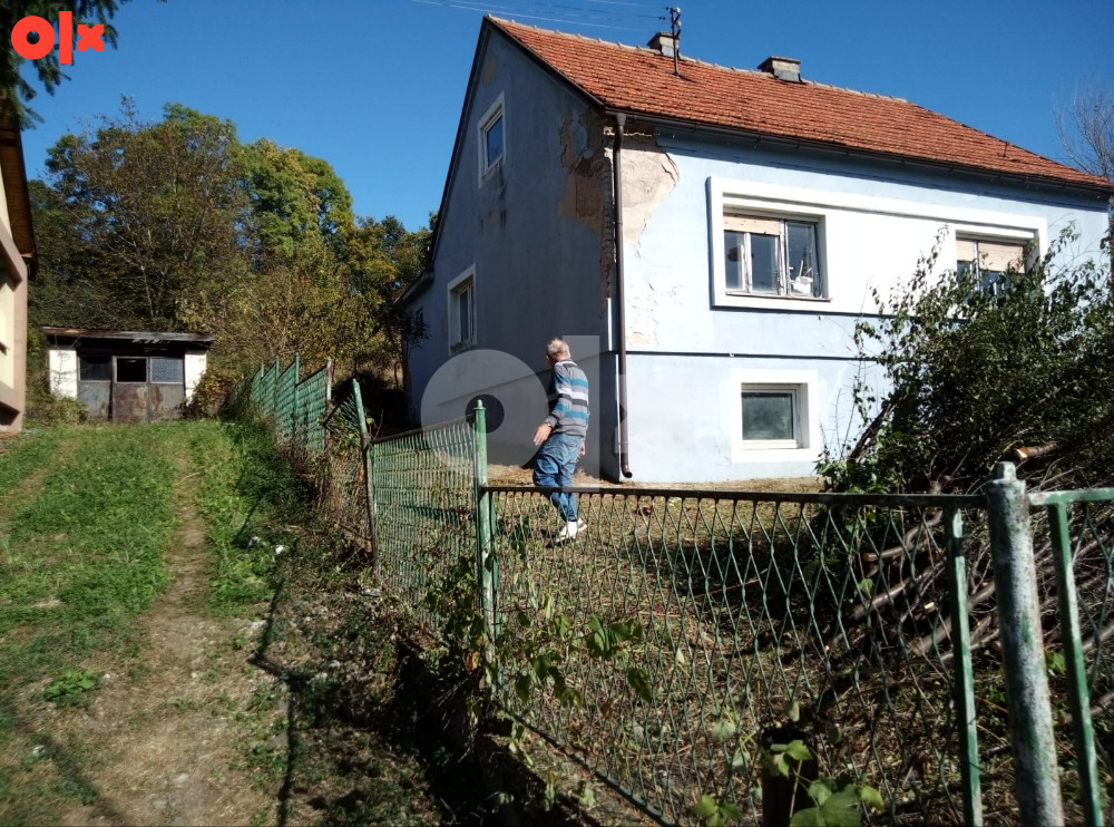 KUCA U BANOVICIMA U BLIZINI VATROGASNE SLUZBE 3