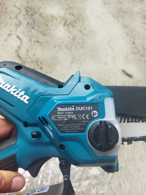 Makita aku pila za grane bl motor 18v. Novo nekoristeno