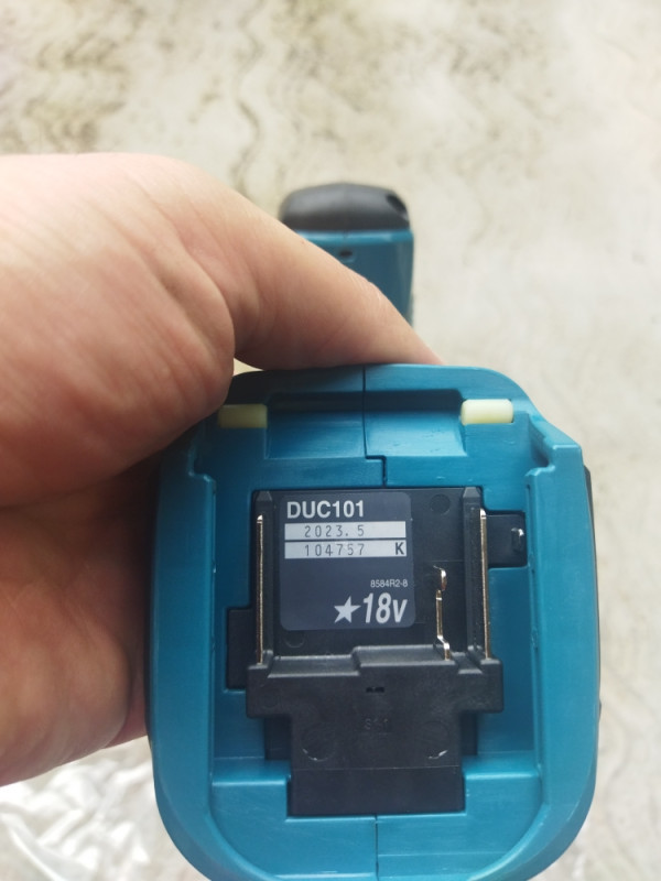 Makita aku pila za grane bl motor 18v. Novo nekoristeno
