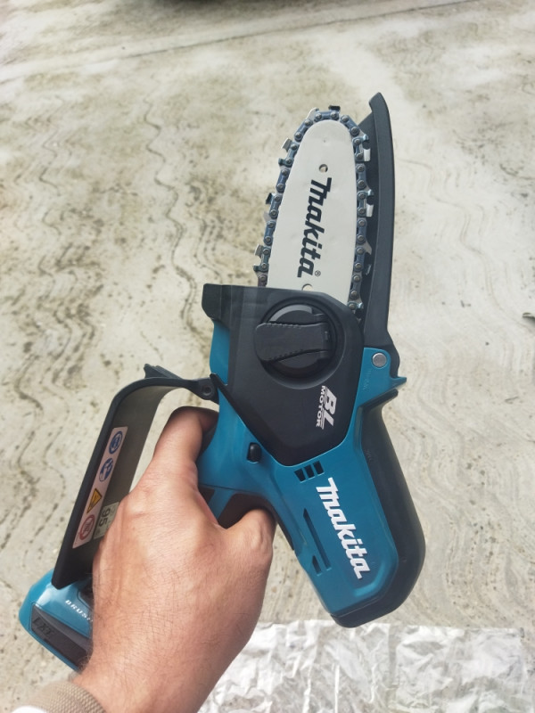 Makita aku pila za grane bl motor 18v. Novo nekoristeno