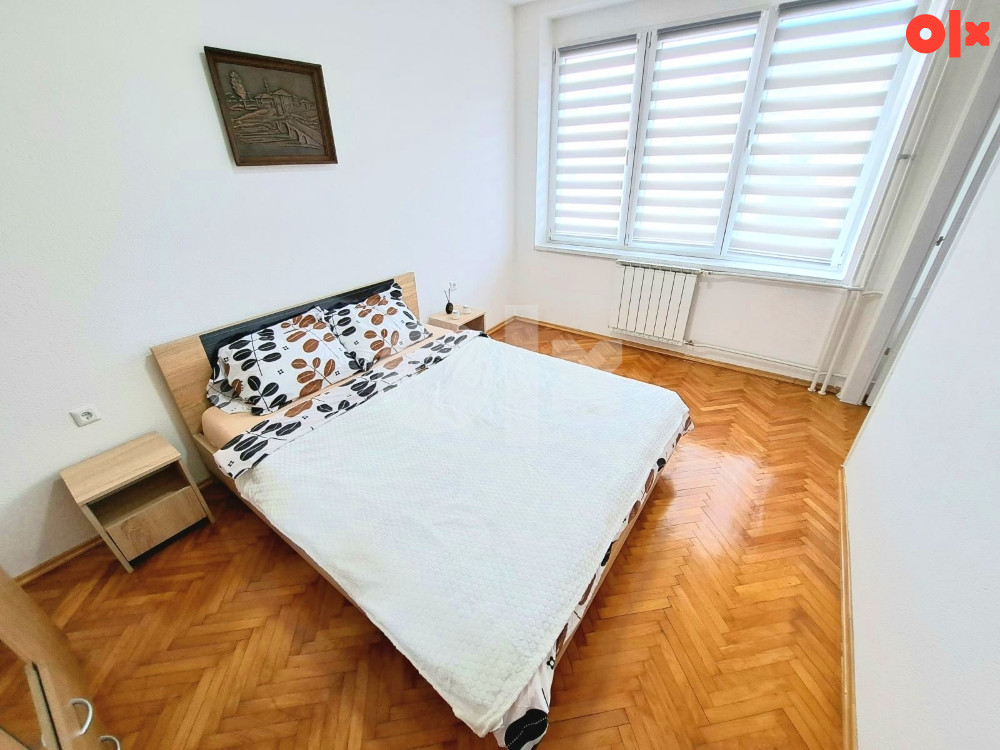 Stan na dan Centar, skver, Tuzla, 50m2, parking obezbijeđen 7