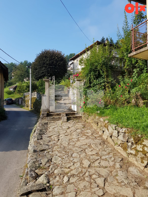 Kuća sa velikim placem Kiseljak kod Sarajeva