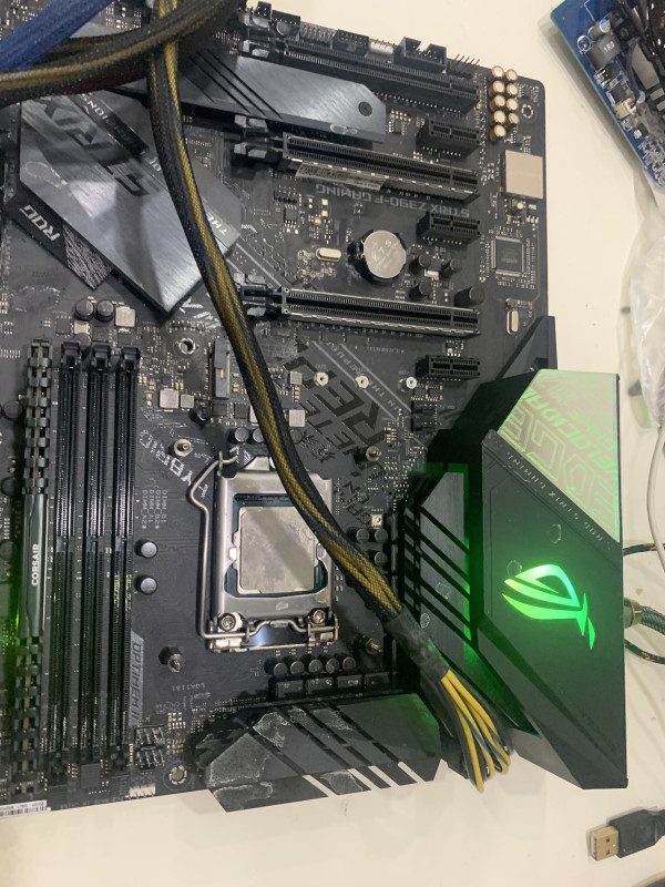 ASUS  ROG STRIX Z390-F GAMING +i5-8400