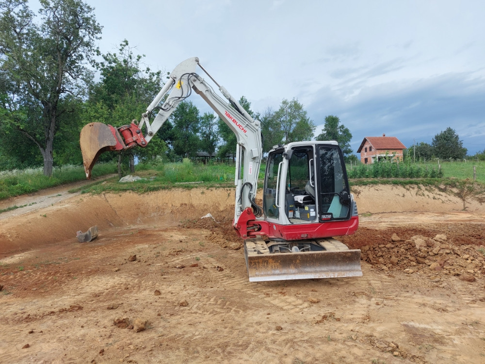 Mini bager Takeuchi tb 250