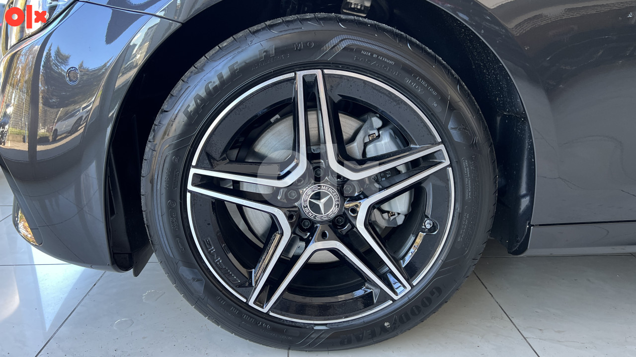 Mercedes-Benz E 220d 4M AMG/MLED/Grafit/200KS