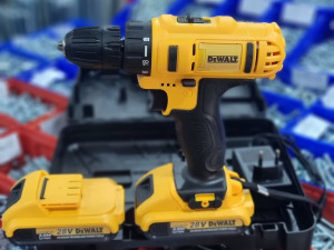 Aku bušilica DeWALT / 28V / 2 Baterije / Kofer