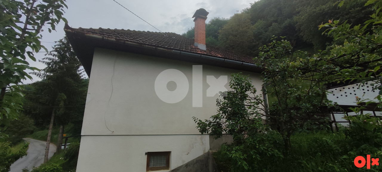 Prodajem kuću sa okućnicom i pratećim objektima: 8