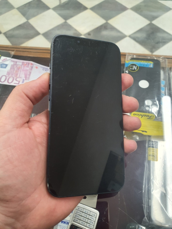 Iphone 13 zakljucan icloud