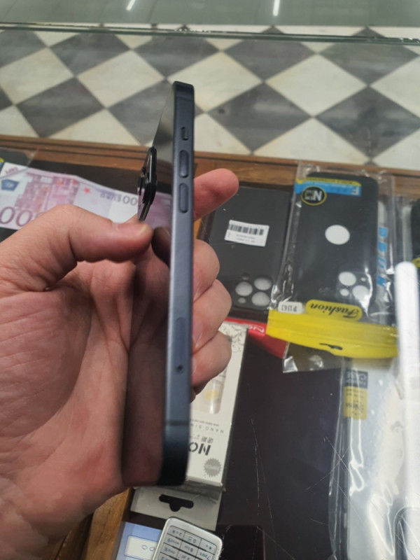 Iphone 13 zakljucan icloud