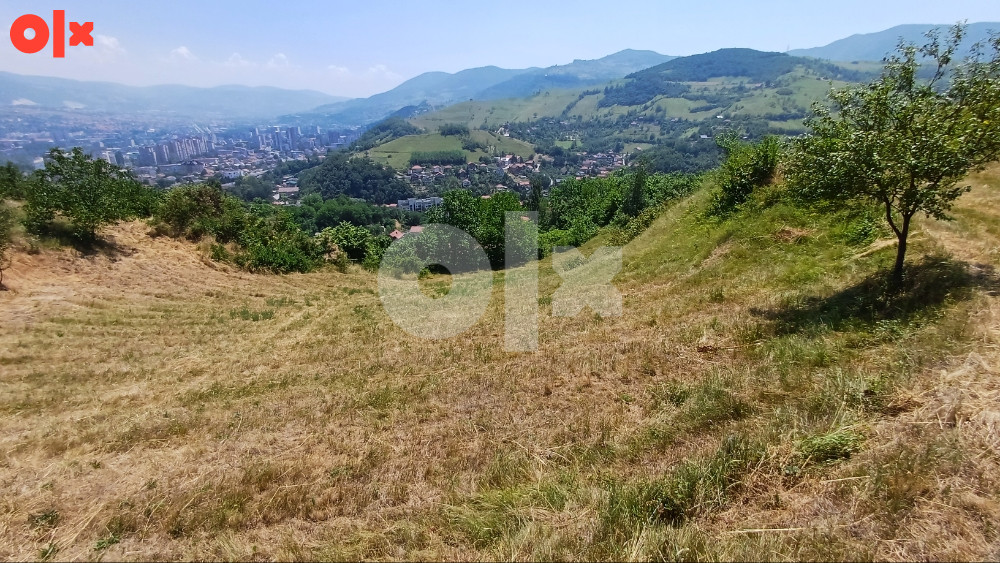 Jedinstvena prilika!Zemljište na atraktivnoj lokaciji - Zmajevac 14