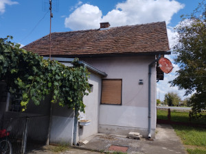 Kuća i okućnica Rovine Gradiška 111m2 + 124m2 plus plac photo 3