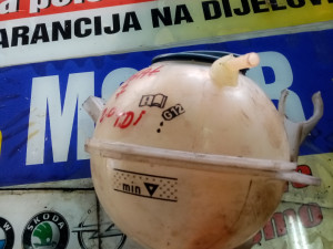 Posuda za vodu vw pasat 7 2.0 tdi md79