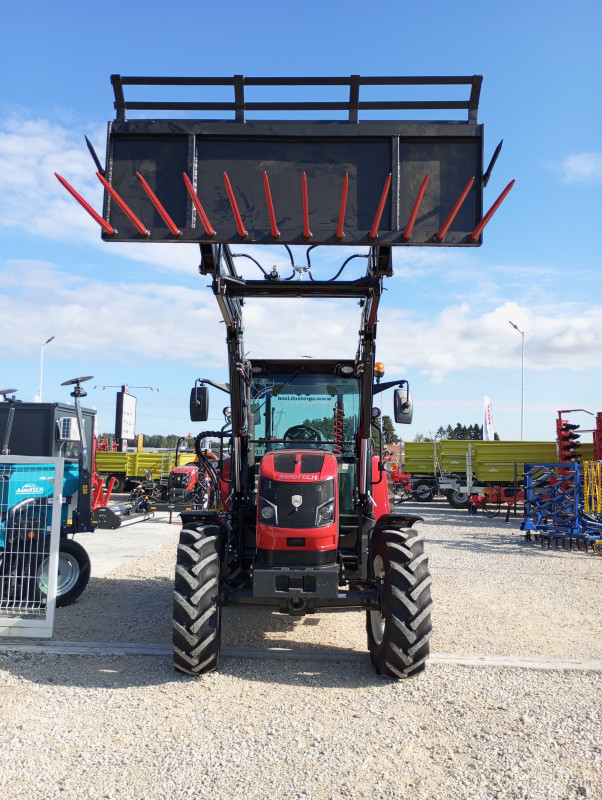 Traktor Armatrac 854 lux