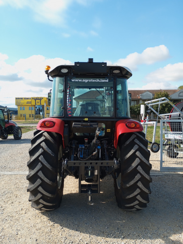 Traktor Armatrac 854 lux