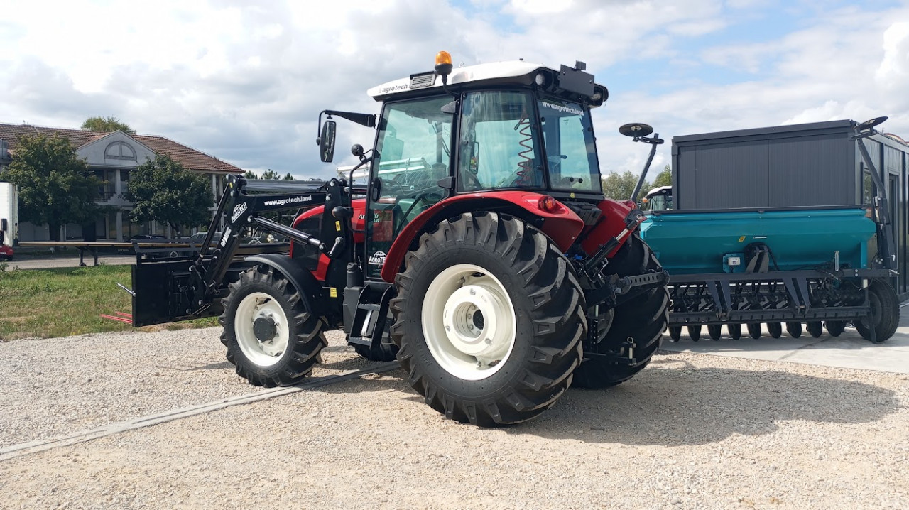 Traktor Armatrac 854 lux