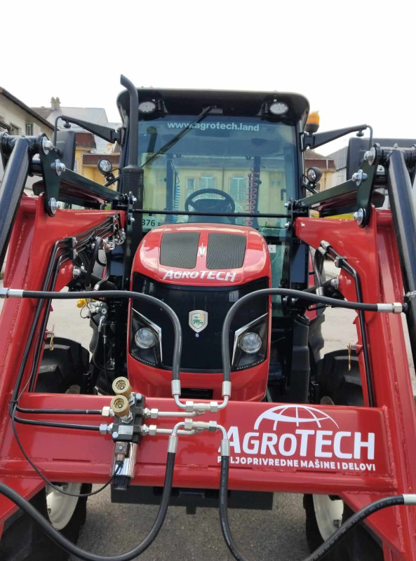Traktor Armatrac 854 lux