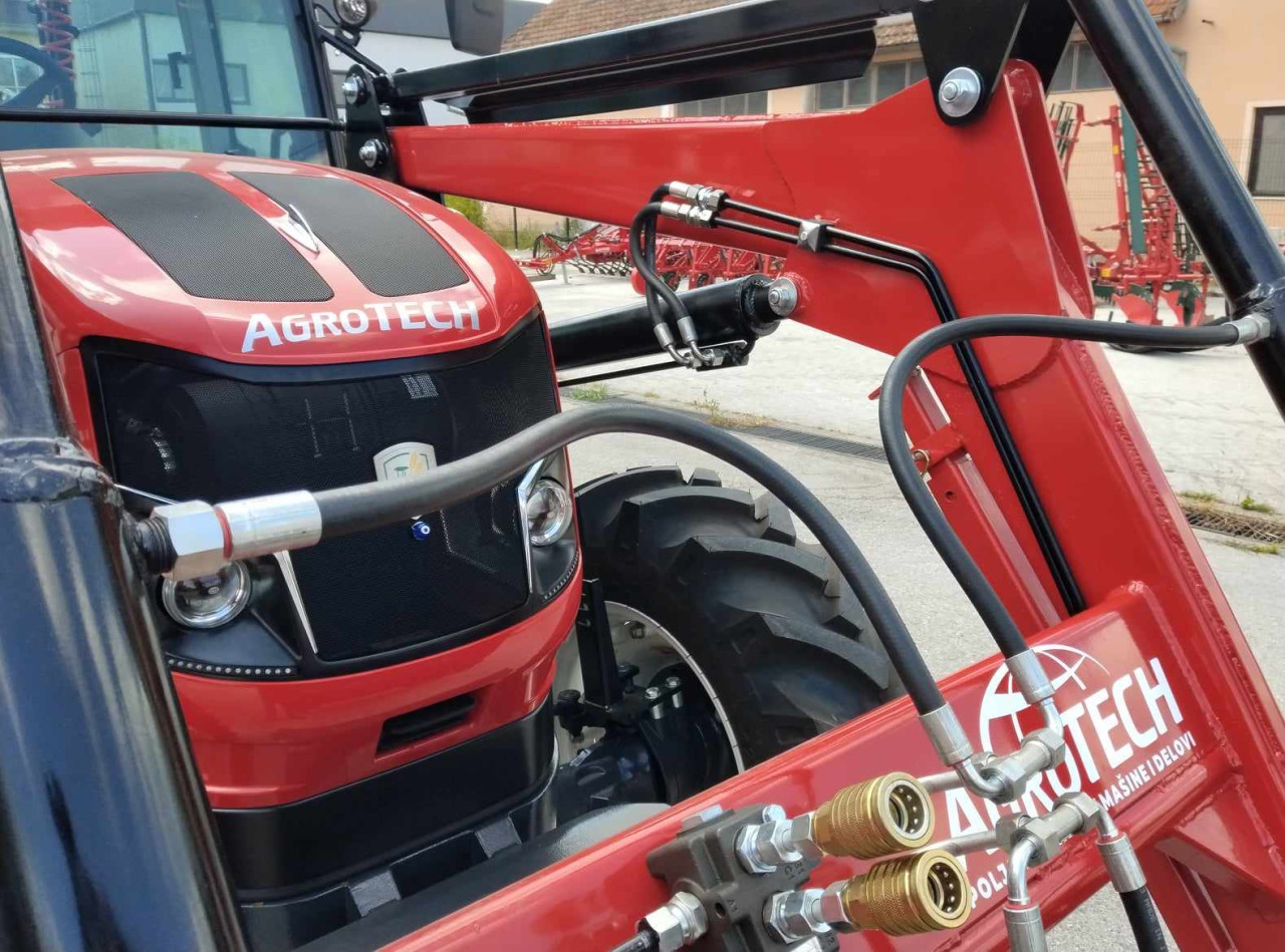 Traktor Armatrac 854 lux