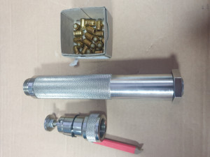 ORIGINAL UNIS PISTOLJ OMAMLJIVAC ZA SVINJE STOKU BIKOVE