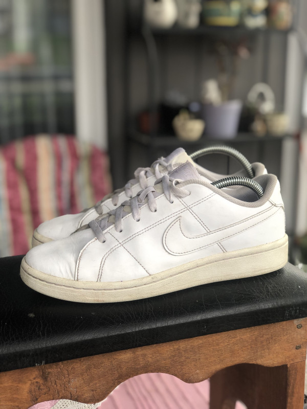Nike Court Royale 2
