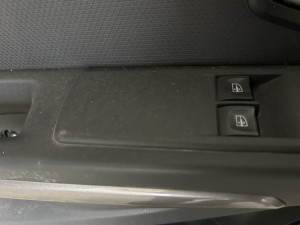 Prekidac prozora prednji lijevi Renault Clio 2015 (fotografija 2)