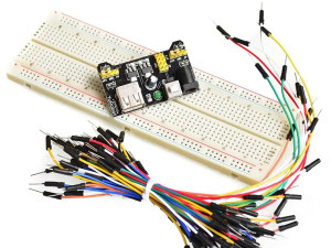 Arduino set sa modulom za napajanje 3.3V i jumperima