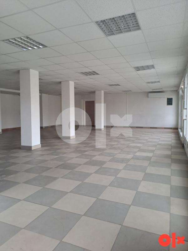 Poslovni,Gradačac autobuska,S,Škola,150 m2,parking 3