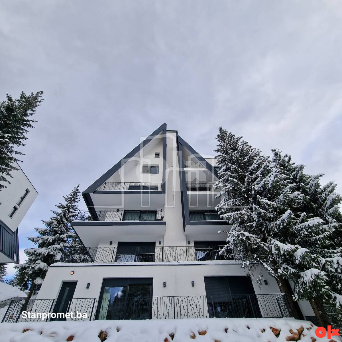 Opremljen i nov apartman Jahorina Dvorišta prodaja 25