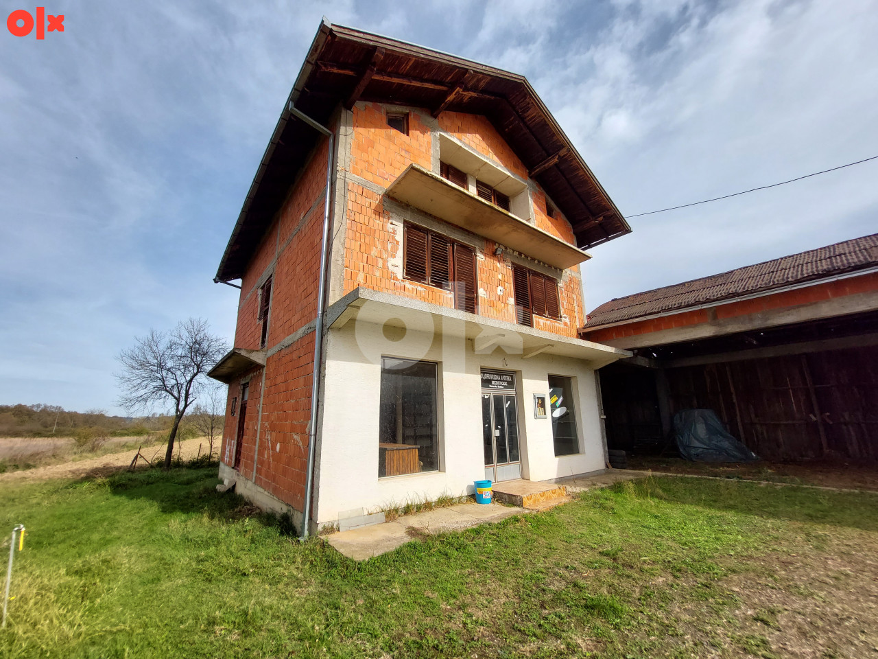 EOS /Kuća Sa Poslovnim Prostorom/Međuvođe/Kozarska Dubica/ 280 m2