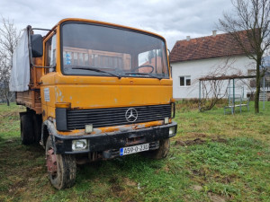 1113Kamion mercedes