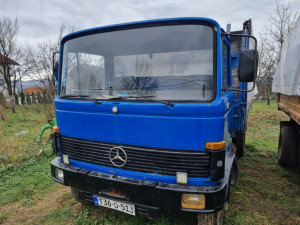 Kamion mercedes benz