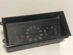 Celer kilometar sat Volvo 240 1982 88471105