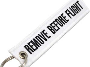 Privjesak za kljuceve bijeli remove before flight