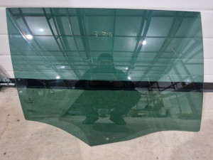 PASAT B8 ZADNJE DESNO STAKLO 062/266-333