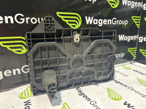 Nosac akumulatora Jeep Grand Cherokee (fotografija 1)