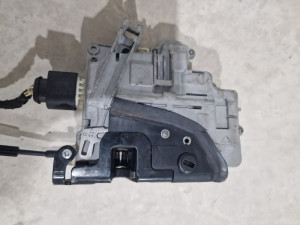 ZABRAVAK BRAVA VRATA PASAT B6 Z.D. 062/266-333