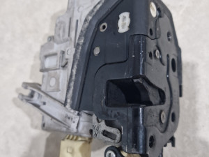 ZABRAVAK BRAVA VRATA PASAT B6 P.D 062/266-333