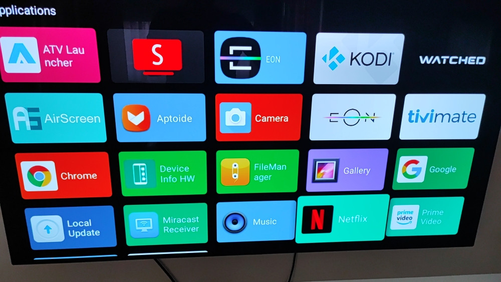 Android TV box Q96  sa besplatnim programima--detaljno!