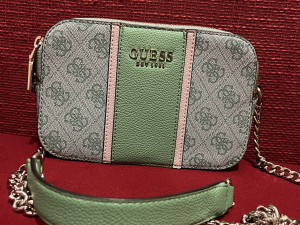 Guess torbica