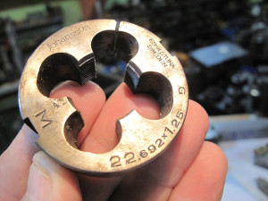 NAREZNICA  22 X1,5 MM  NAVOJ