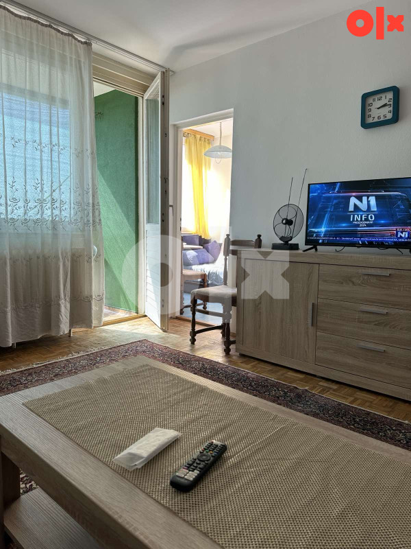 IZNAJMLJUJEM Namjesten stan 55m2 na Otoci u Brčanskoj ulici 7