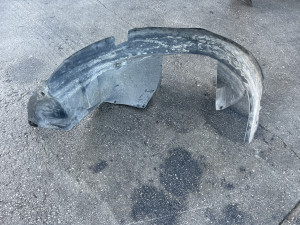 Blatobran pvc prednji lijevi Citroën Berlingo
