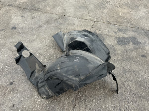 Blatobran prednji lijevi Mercedes W245