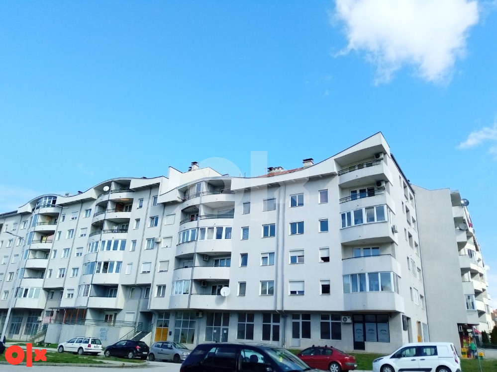 Izdajem stan na Dobrinji 4 klima lift