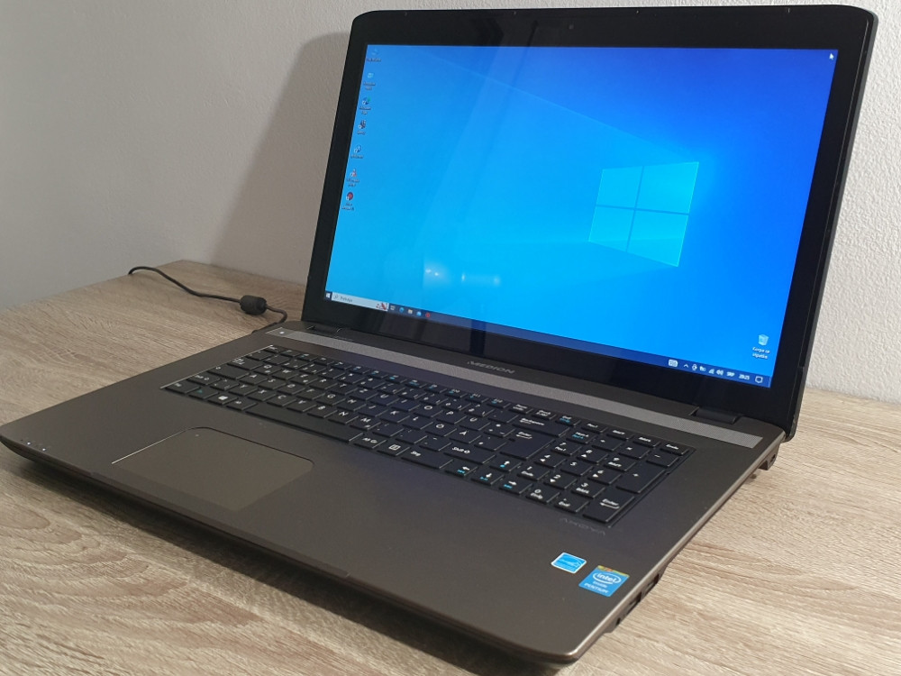 MEDION akoya E7226T/4GB Ram-a/120GB SSD/touchscreen