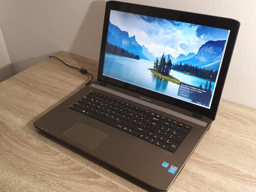 MEDION akoya E7226T/4GB Ram-a/120GB SSD/touchscreen