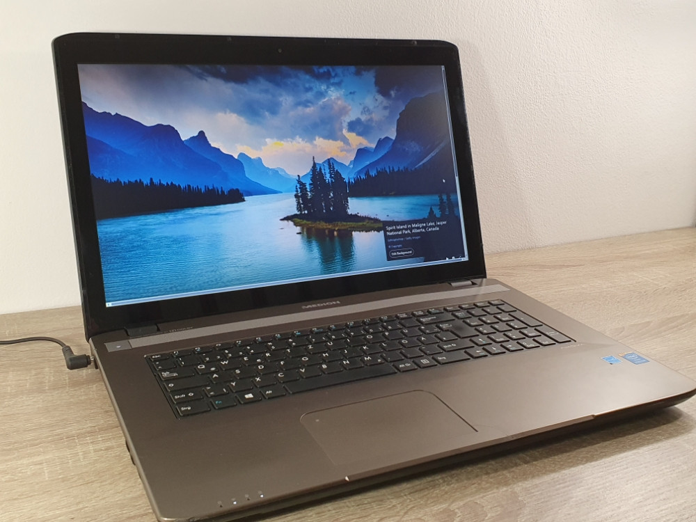 MEDION akoya E7226T/4GB Ram-a/120GB SSD/touchscreen