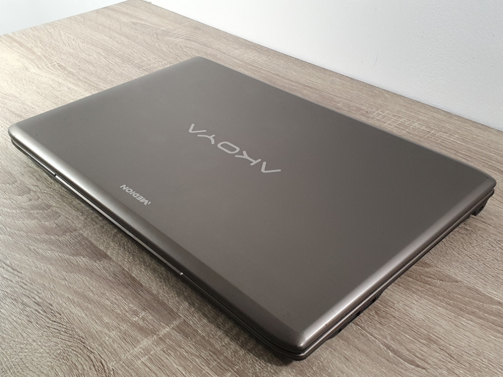 MEDION akoya E7226T/4GB Ram-a/120GB SSD/touchscreen