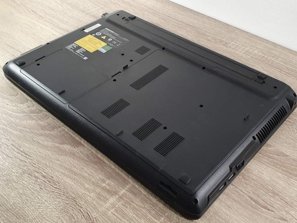 MEDION akoya E7226T/4GB Ram-a/120GB SSD/touchscreen